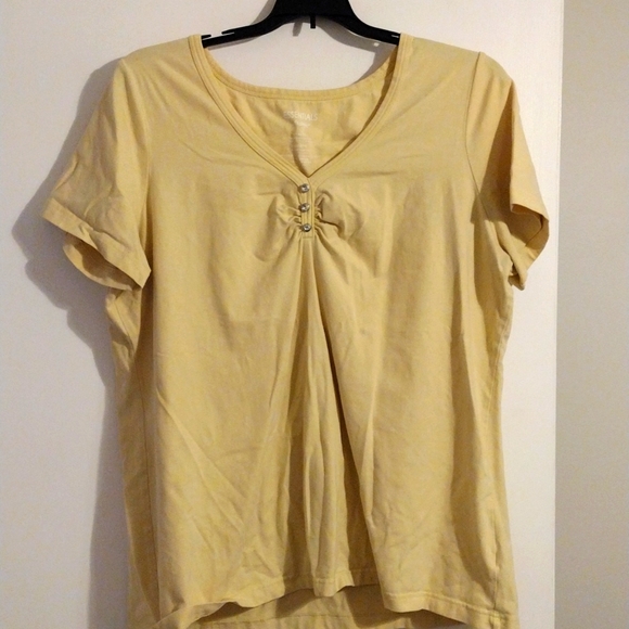 Yellow top with 3 sparkly buttons 22/24 - Picture 1 of 1